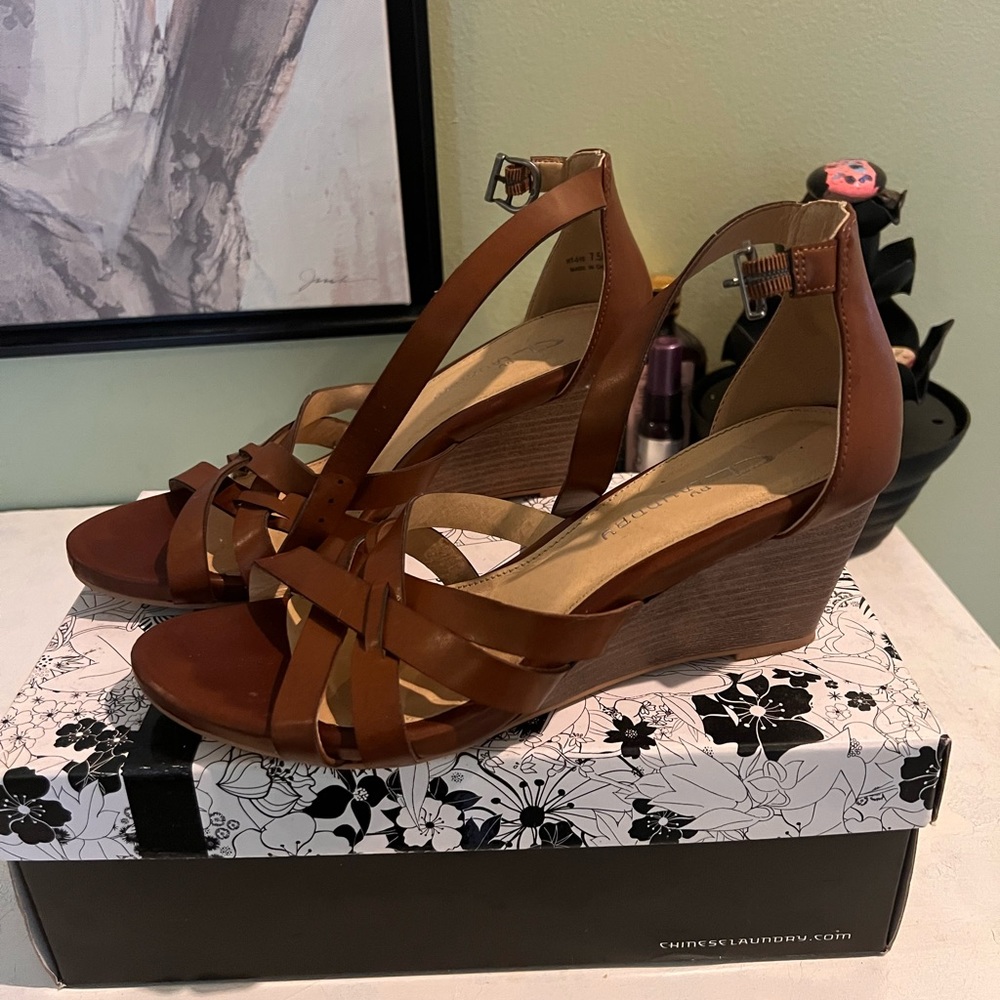 Brown sandals like new size 7.5